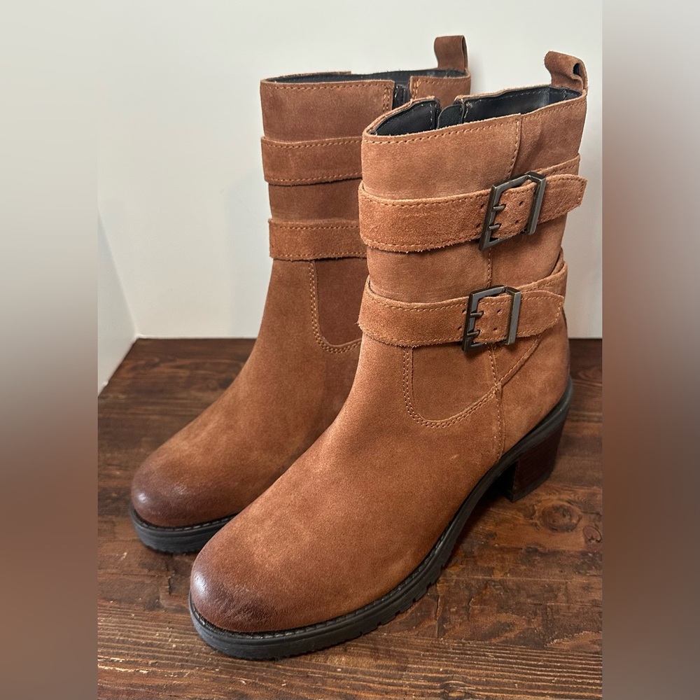 VINTAGE FOUNDRY CO. Women’s Charmaine Buckle‎ Leather Camel Bootie 8.5.